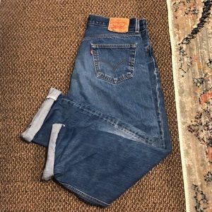 501 Levi Mom Jeans